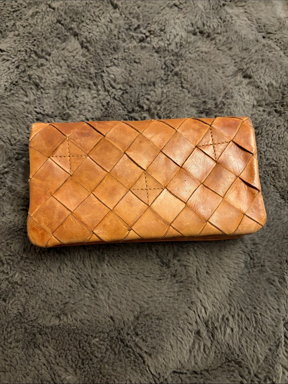 Valenca Holland Women's Leather Zip Wallet in Tan - Picture 2 of 9
